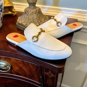 NWOB Vertundy White Horsebit Princetown Style Mules Loafers Slides Size 6.5